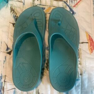Aetrex flip flops